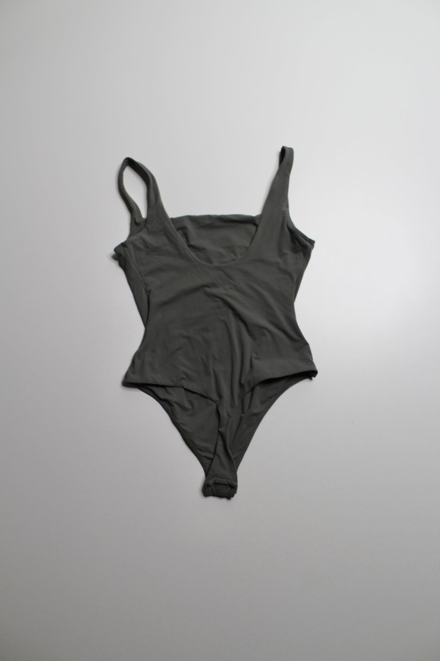 Skims sage 'fits everybody' bodysuit, size small