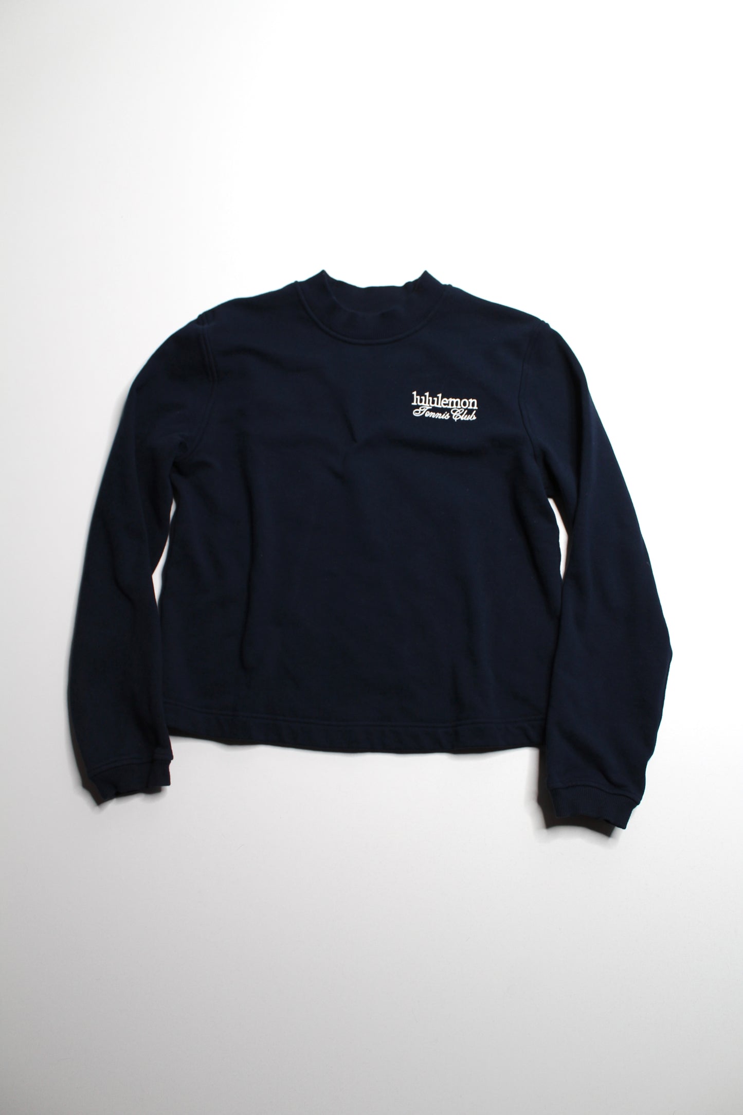 Lululemon navy ‘tennis club’ sweatshirt, no size. Fits like 6 (or size small)