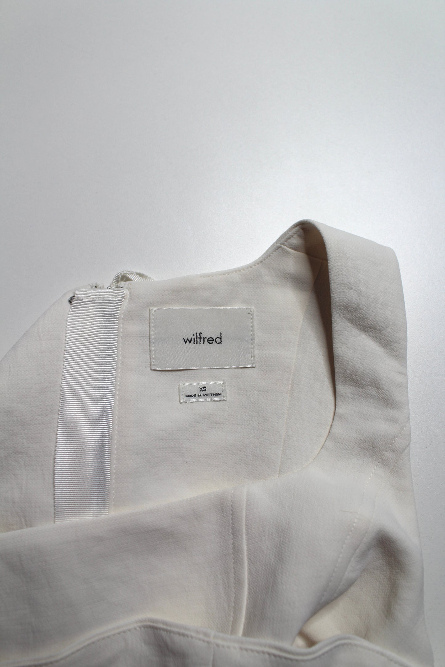 Aritzia Wilfred light birch ‘rhodora’ bustier top, size xs