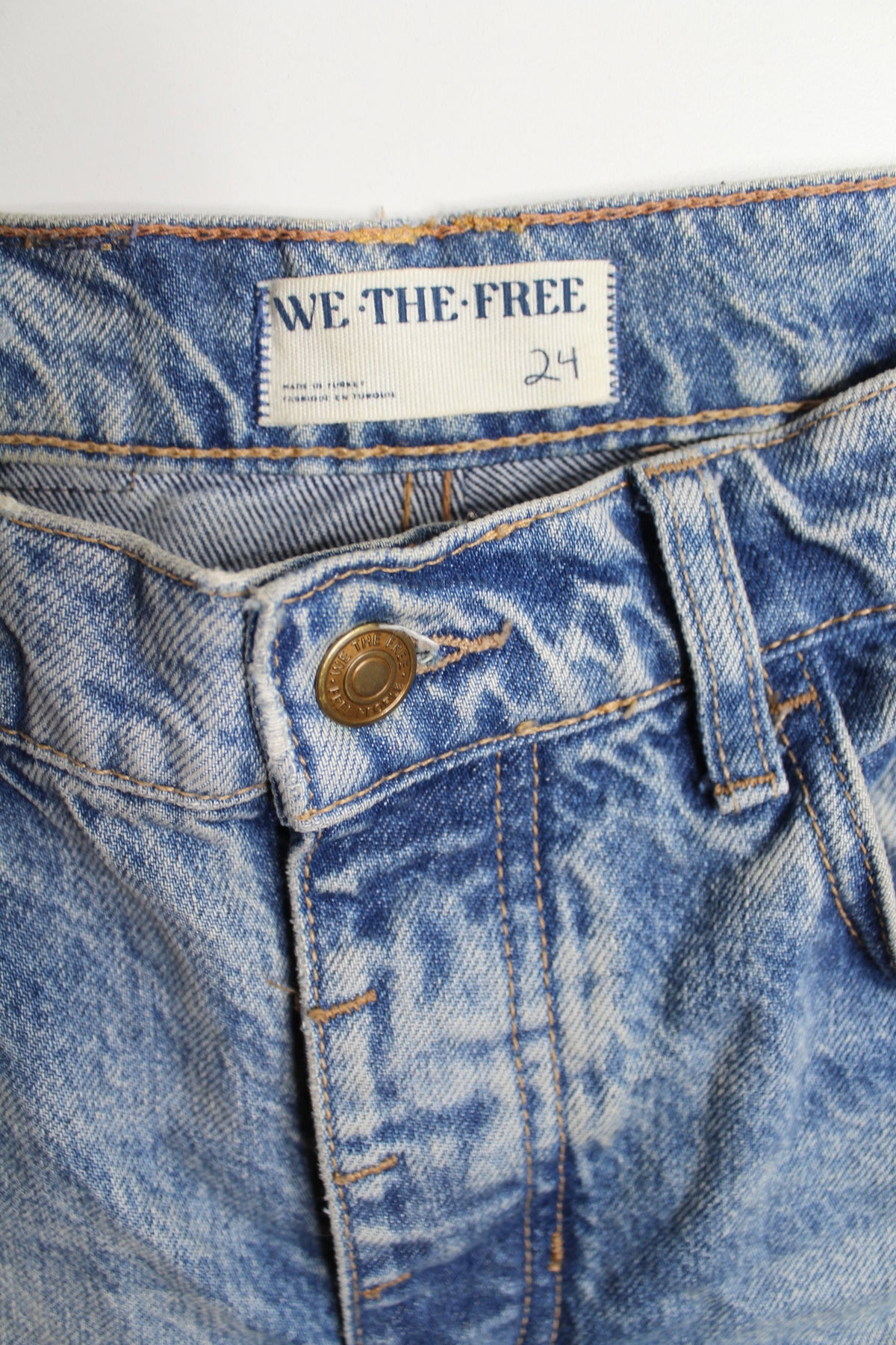 Free People We The Free good luck mid rise barrel leg jeans, size 24 (relaxed fit) Fits 24/25