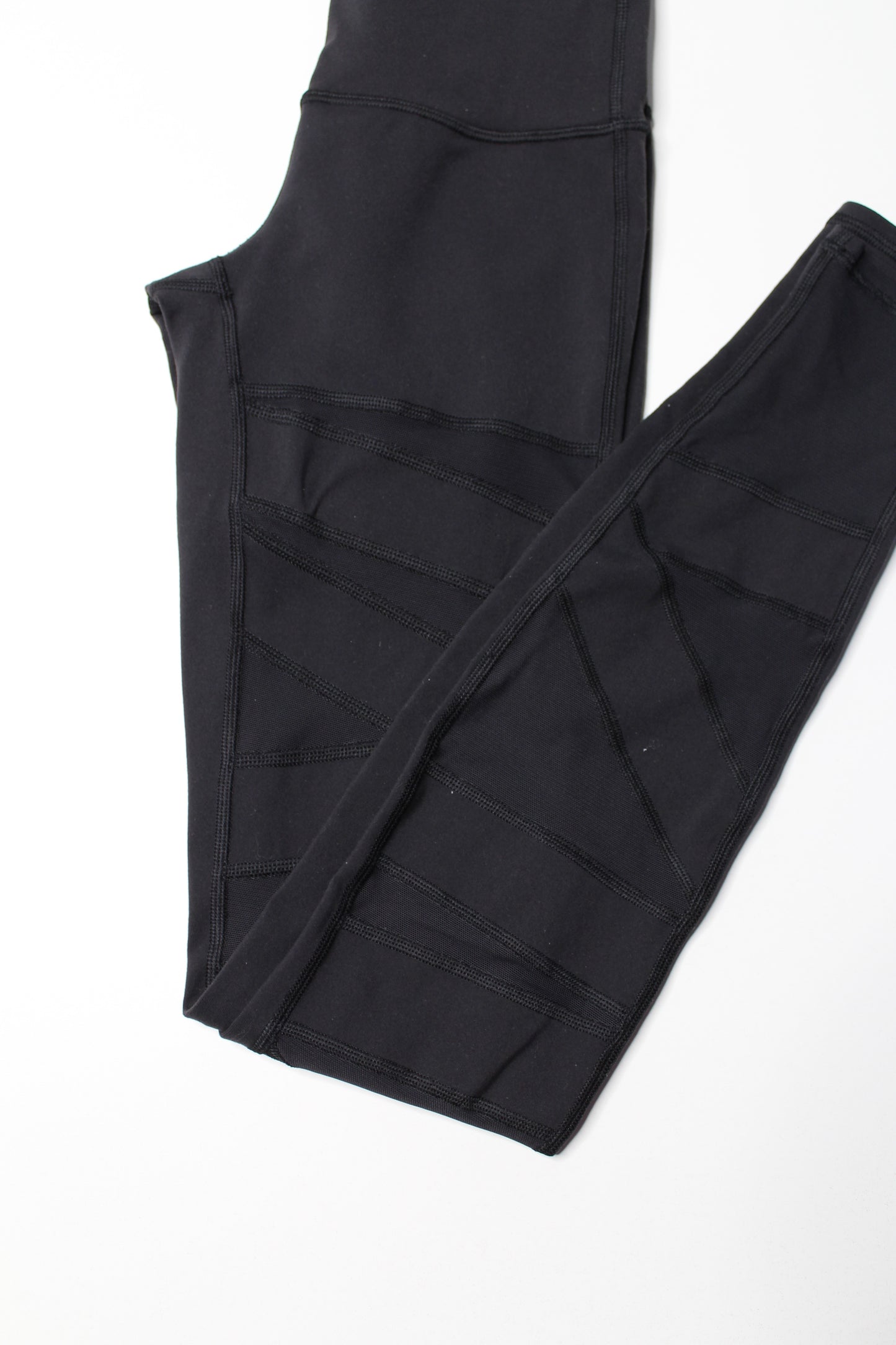 Lululemon black ‘wunder under’ tech mesh legging, size 4 (31”)