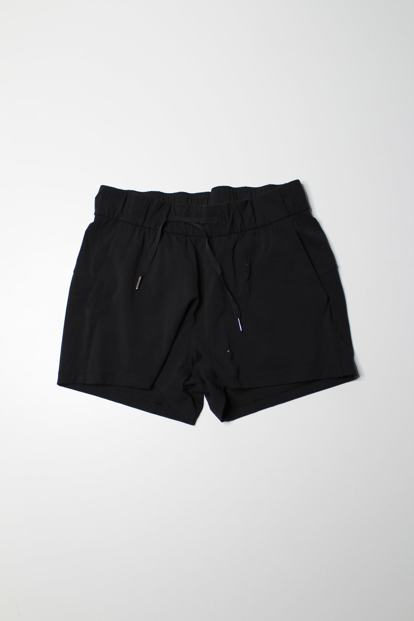 Lululemon black ‘on the fly’ shorts, size 6 *luxtreme