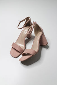 Kelly + Katie blush sandal, size 8