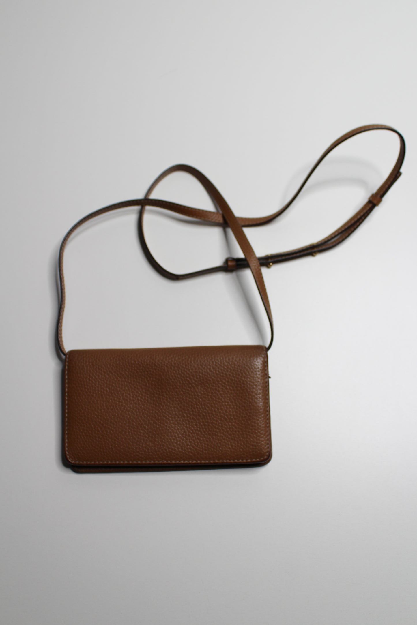Marc Jacobs maple tan ‘Gotham’ pebbled leather wallet crossbody