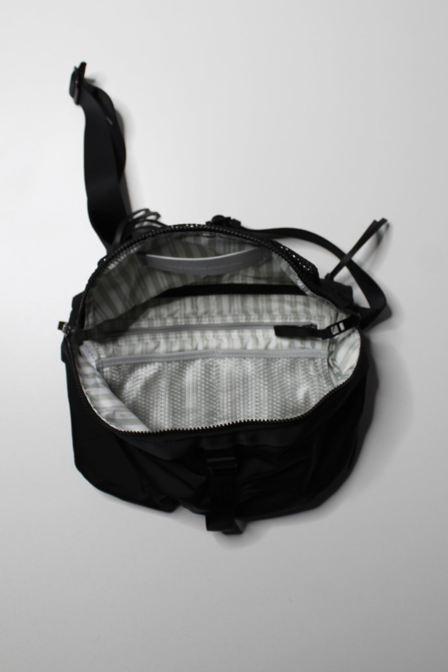 Lululemon black ‘go lightly’ crossbody bag