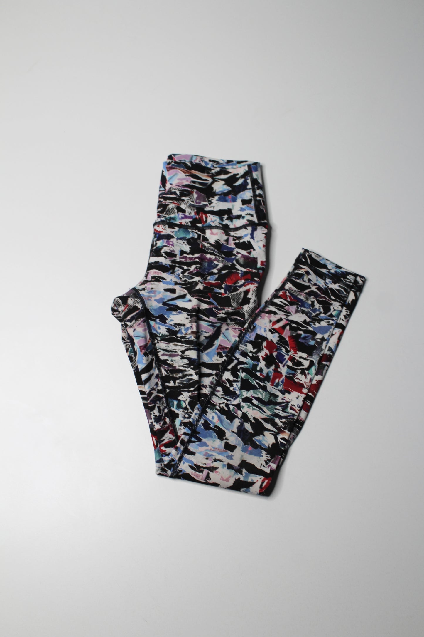 Lululemon culture clash multi ‘wunder under’ leggings, size 6 (28”)