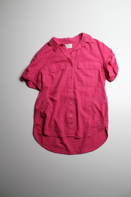 Aritzia Babaton button up short sleeve, size small