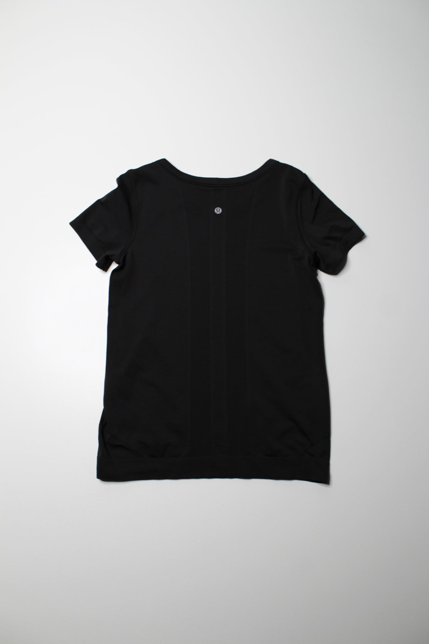 Lululemon black run swiftly short sleeve, size 6 *relaxed fit (additional 20% off)