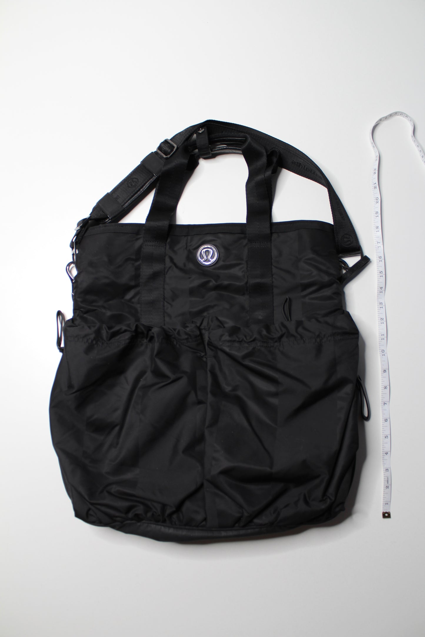 Lululemon black ‘flow and go’ tote