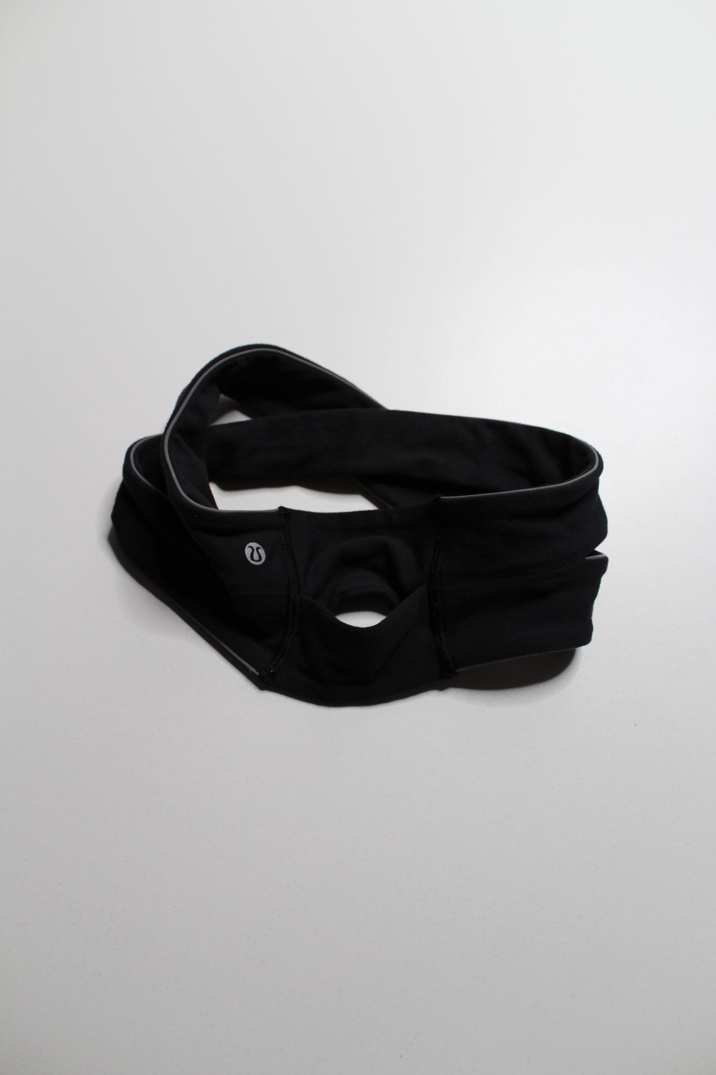 Lululemon black run reflective headband/ear-warmer