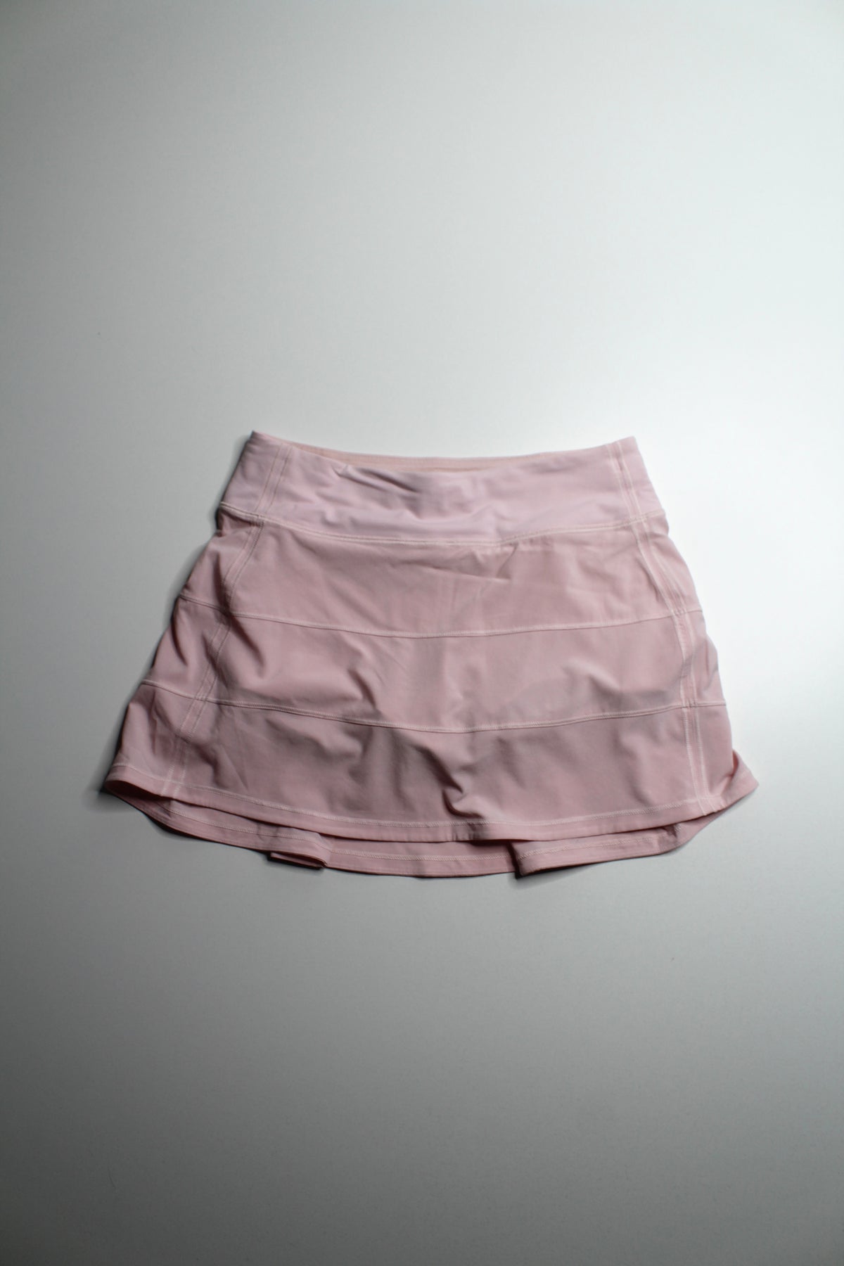 Lululemon light pink ‘pace rival’ skirt, size 4 *regular length