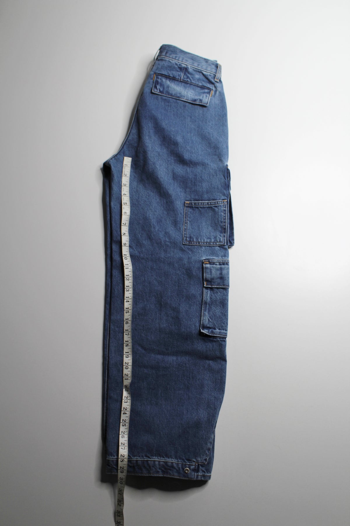 Aritzia Denim Forum '90S Millie hi -Rise cargo jeans. Size 27