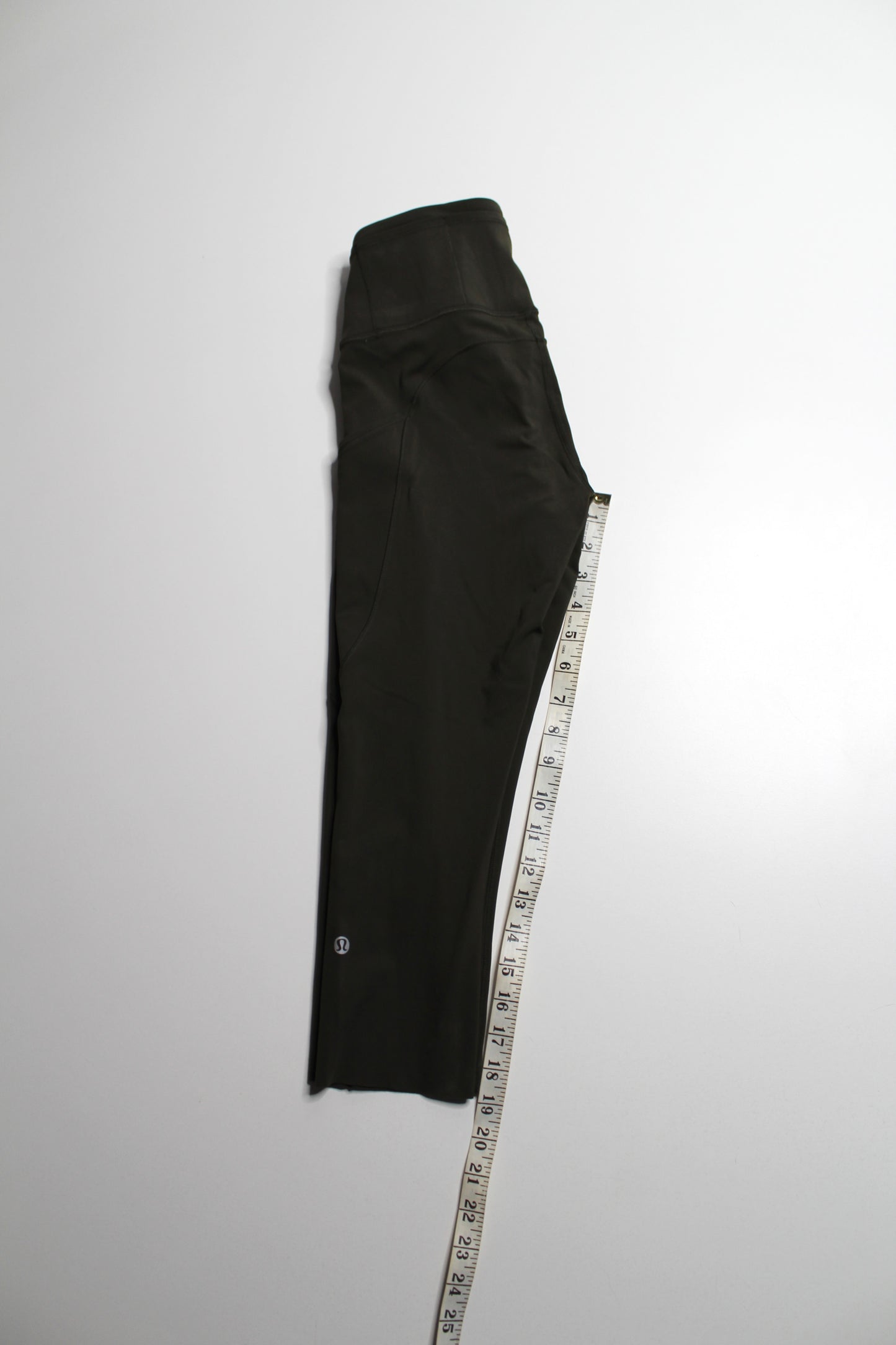 Lululemon olive ‘fast and free’ crop, size 6 (19”) *reflective (sale: was $48)