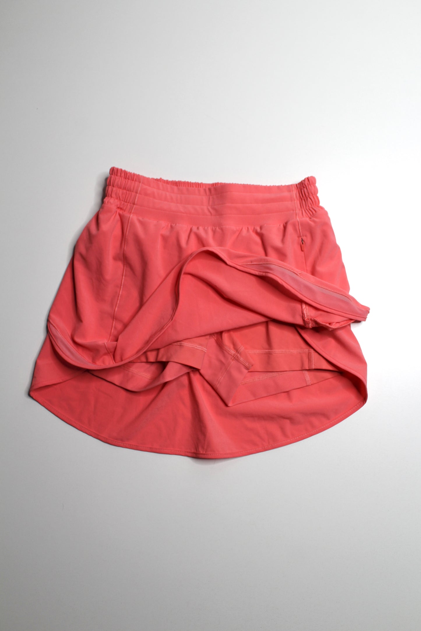 Lululemon raspberry cream ‘hotty hot’ skirt, size 4