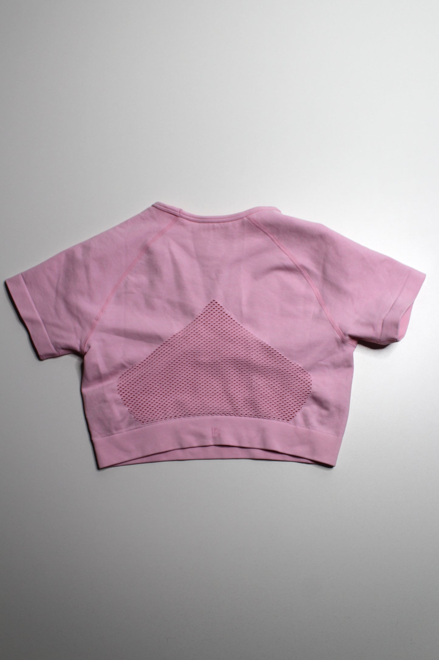 Buff Bunny pink seamless cropped t shirt, size medium *matching leggings available (additional 20% off)