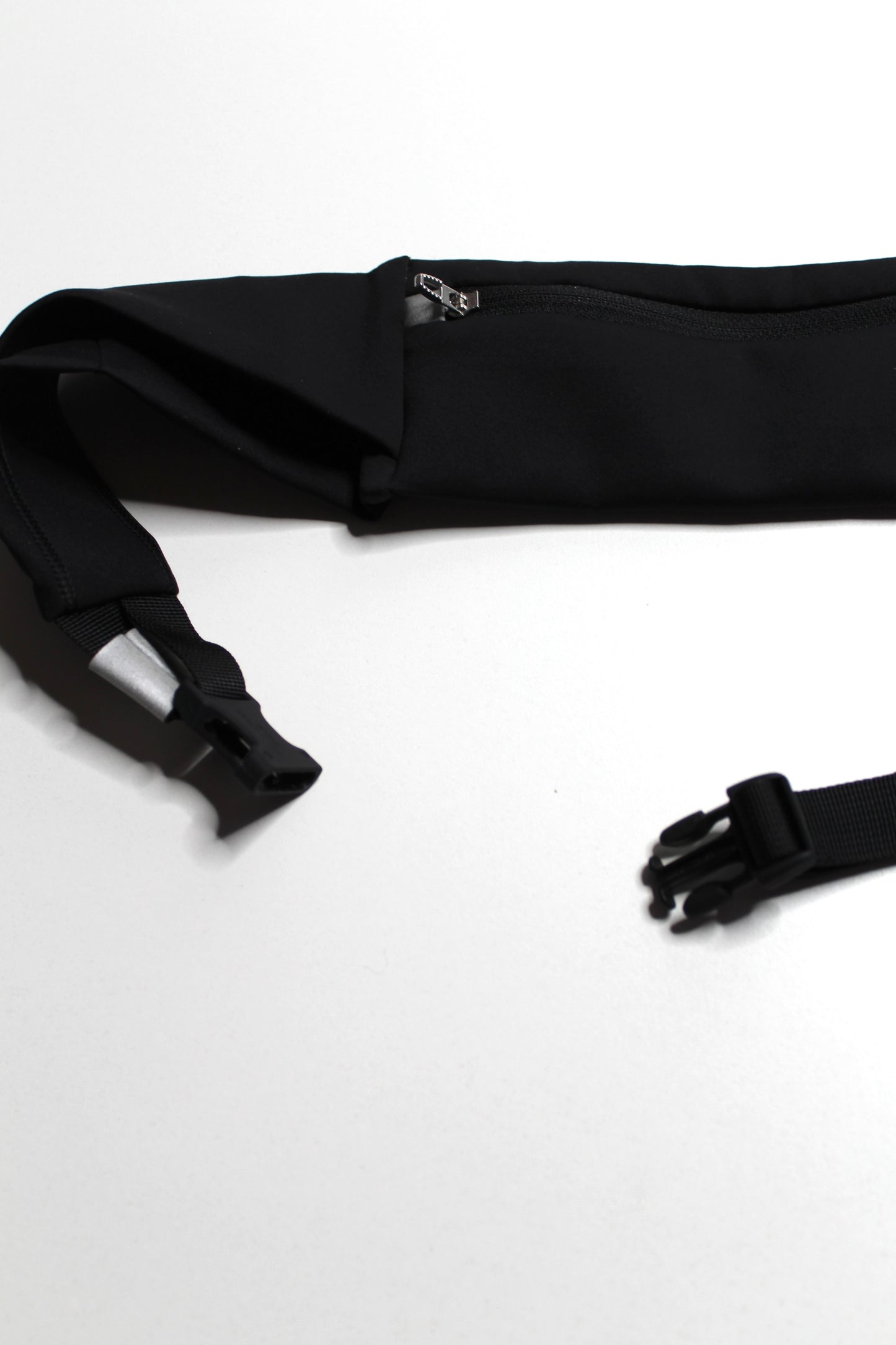 Lululemon black ‘fast and free’ run belt bag