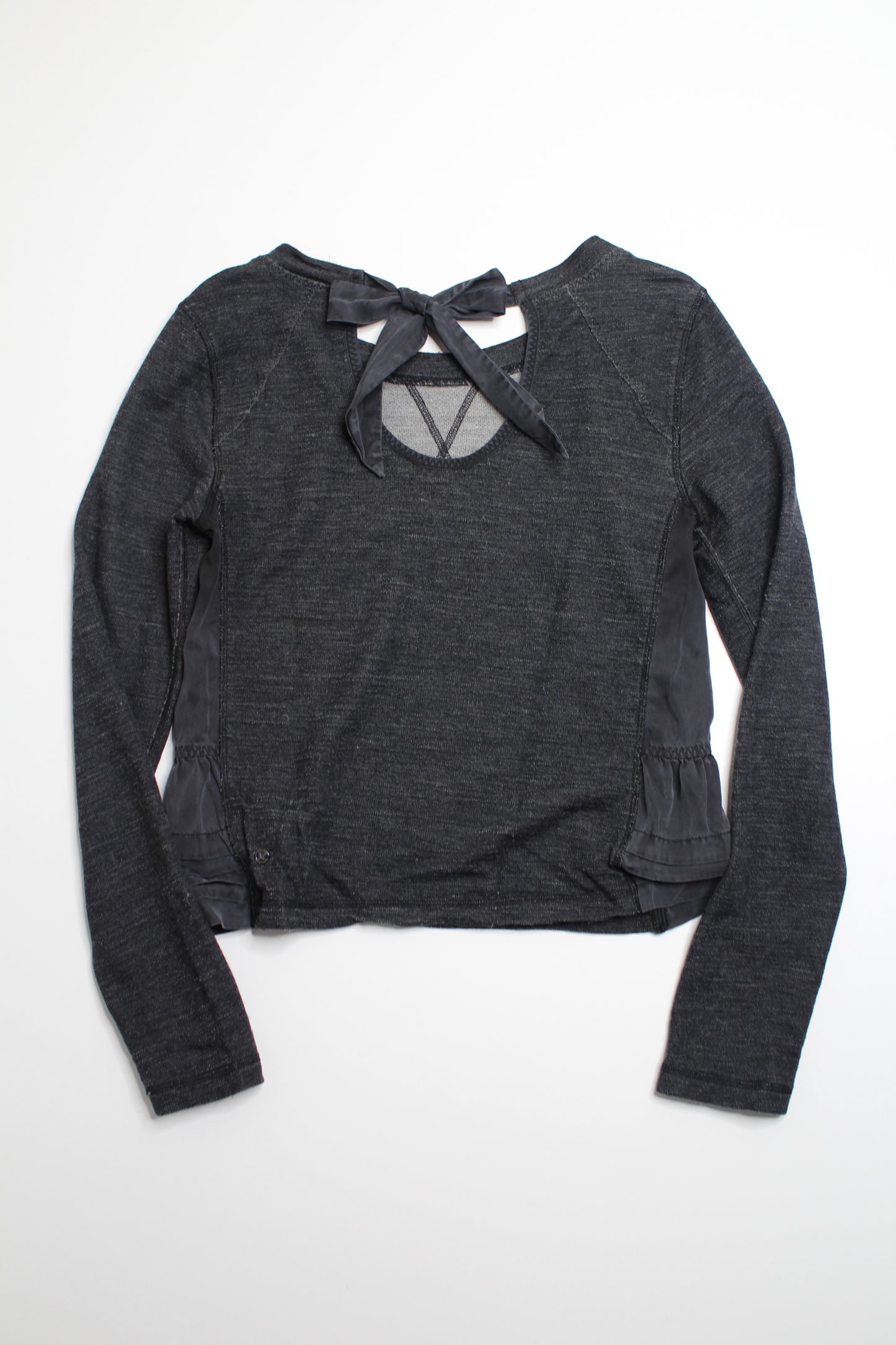 Lululemon grey sattva sweater, no size. Fits like size 4 (relaxed fit)