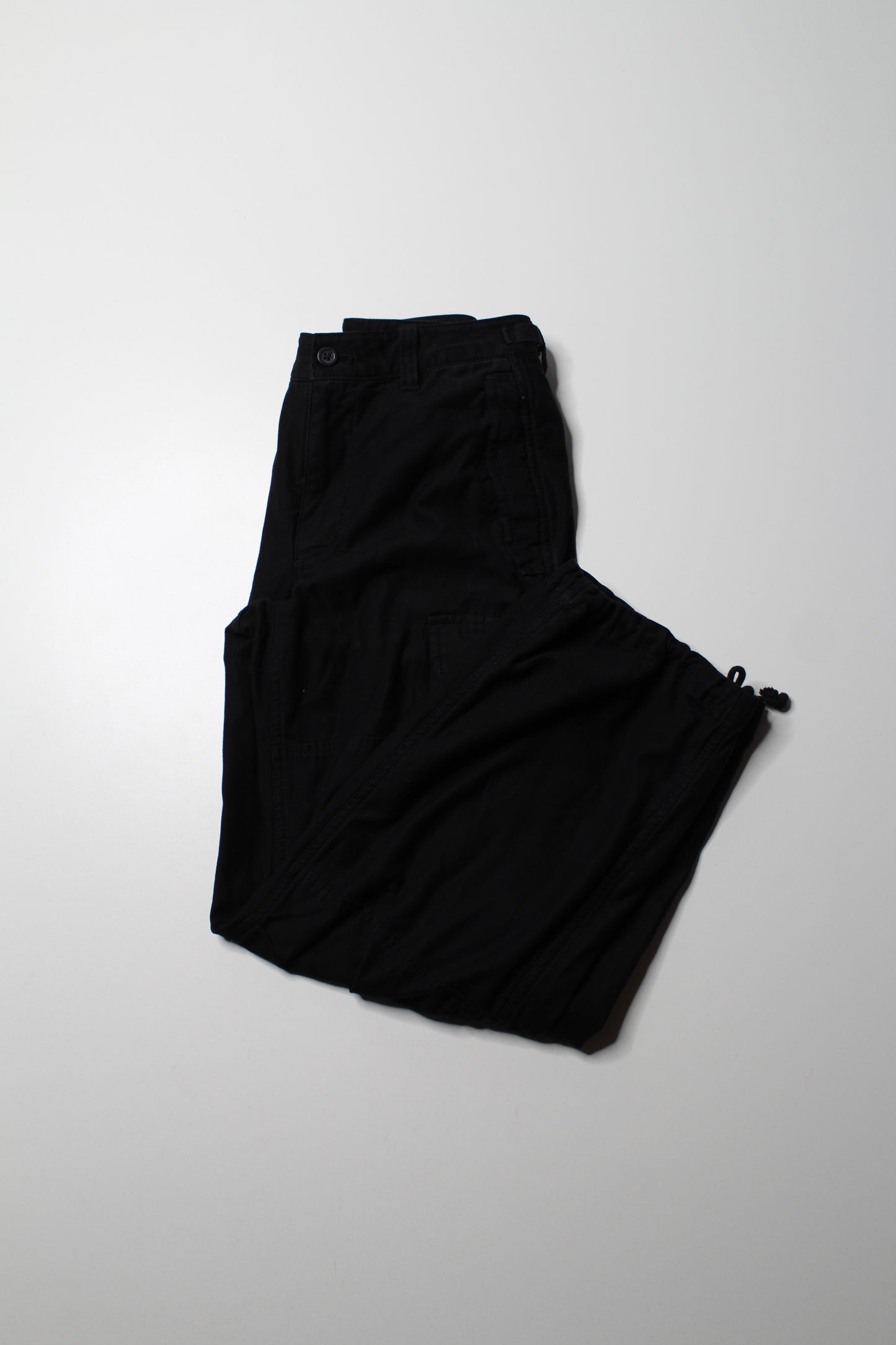 Aritzia TNA black cargo pant, size 0