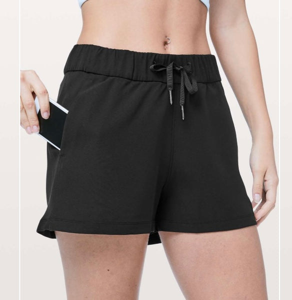 Lululemon black ‘on the fly’ shorts, size 4 *woven