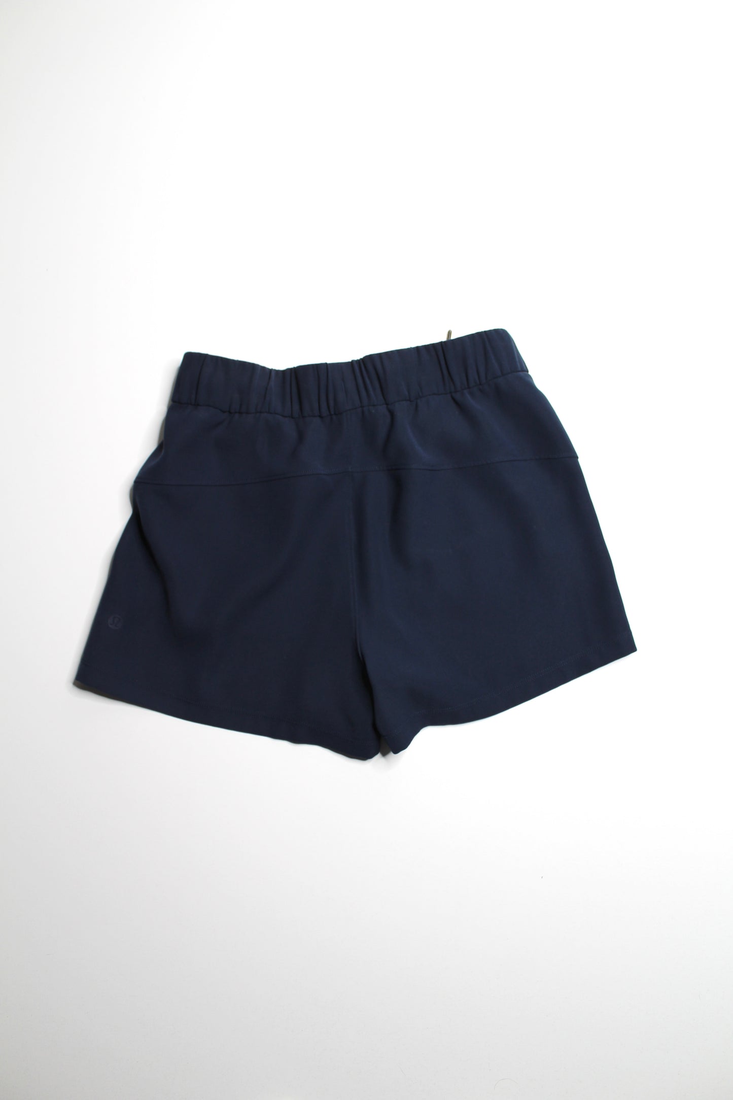 Lululemon true navy ‘on the fly’ shorts, size 4 *woven