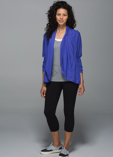 Lululemon iris ‘to & flow’ wrap, size 6 (oversized fit)