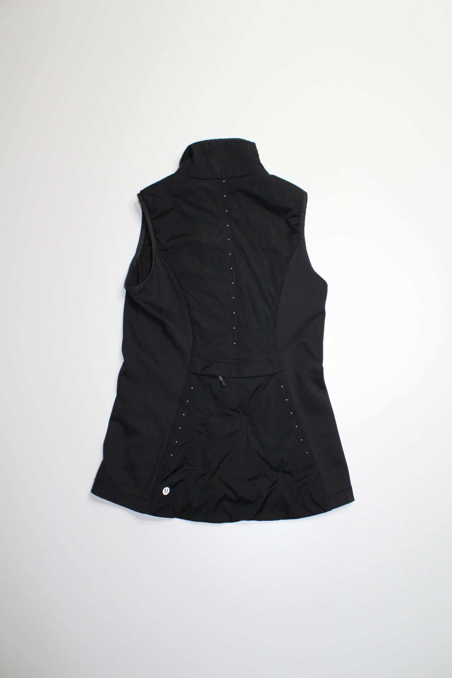 Lululemon black ‘run for cold’ vest, size 4