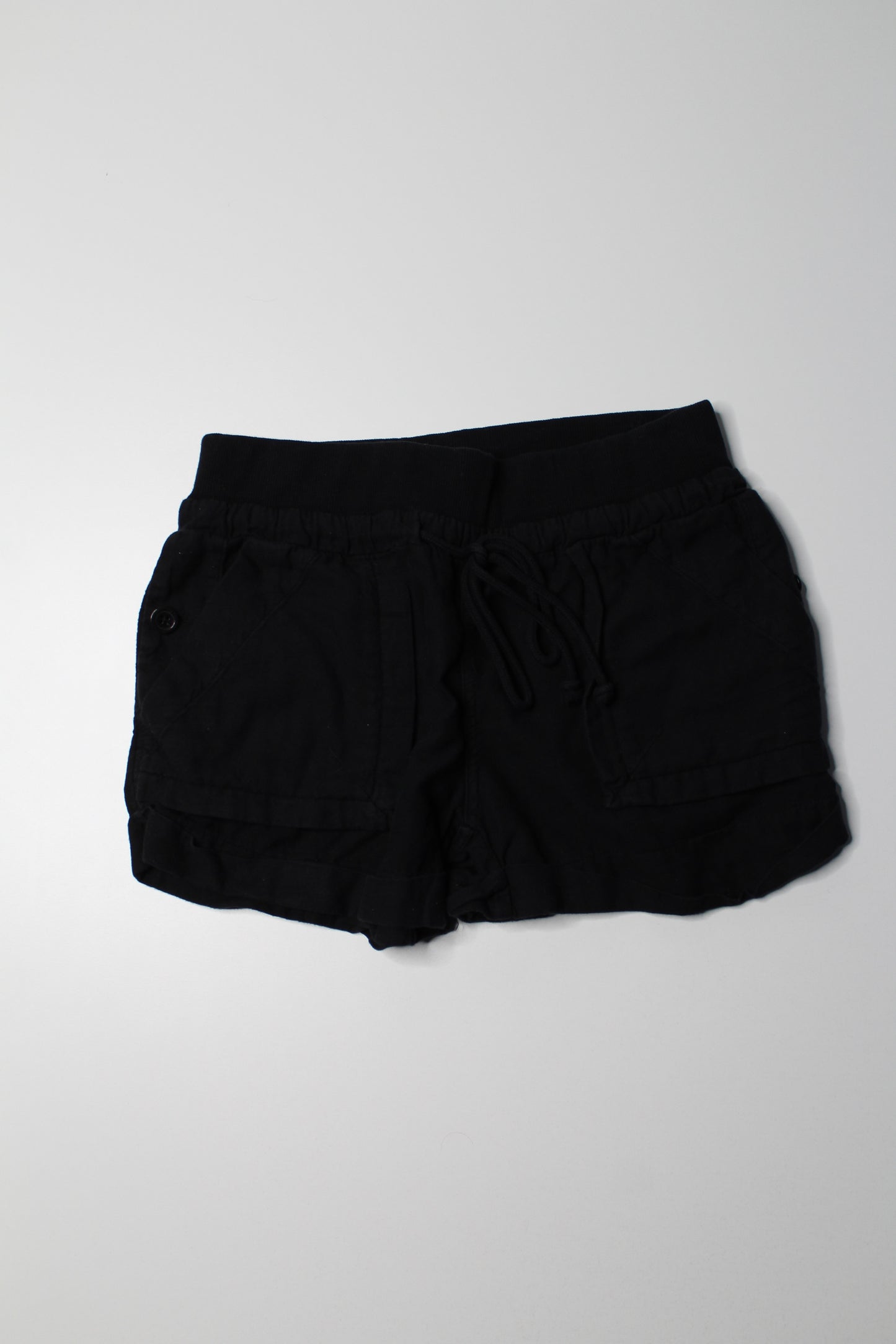 Aritzia Community black shorts, size xs