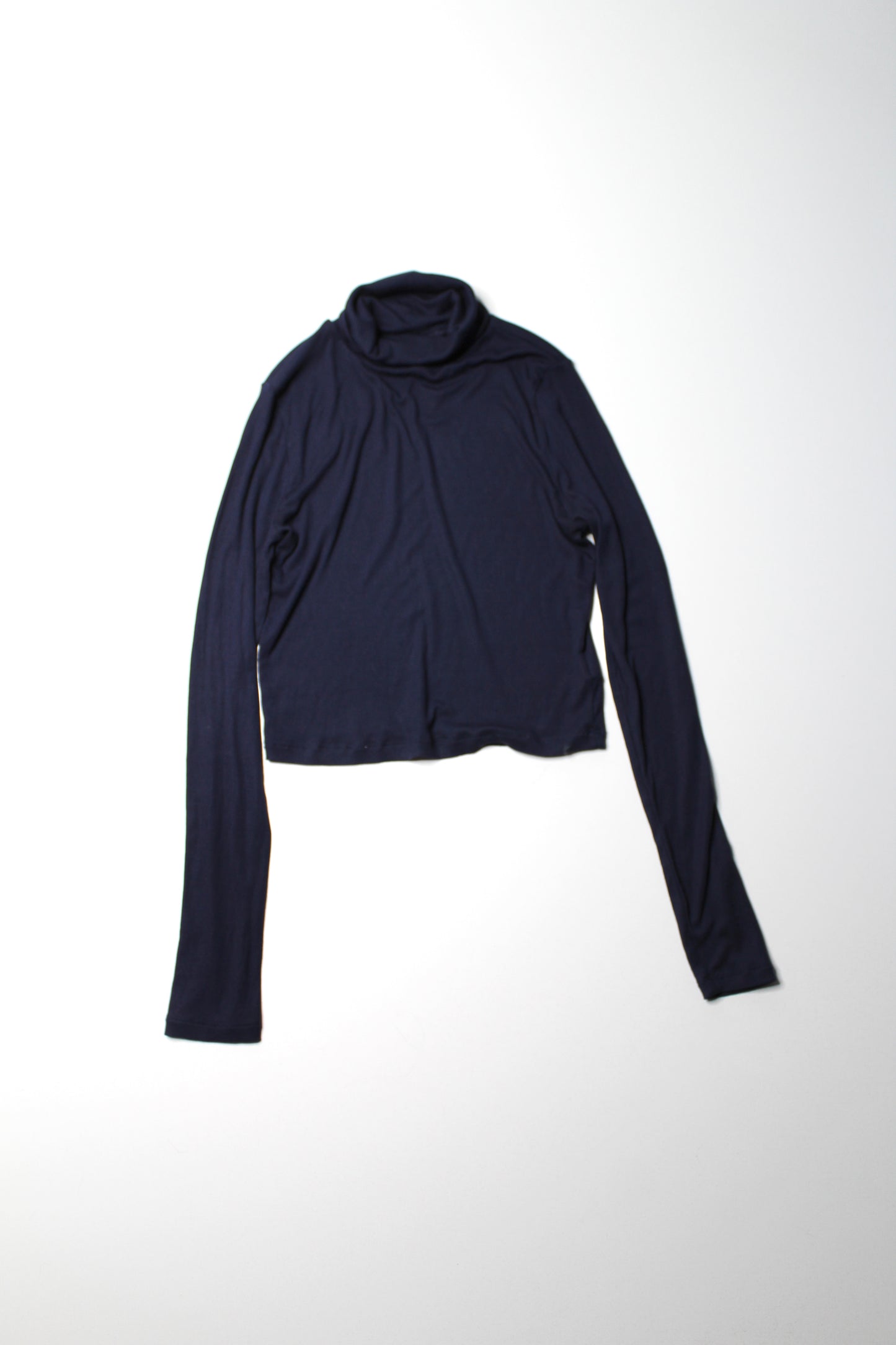 Aritzia Sunday Best navy turtleneck, size medium