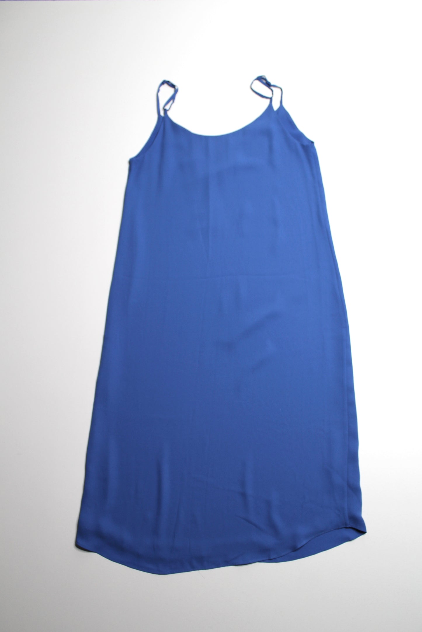 Aritzia Wilfred blue v neck midi dress, size xsmall (relaxed fit)
