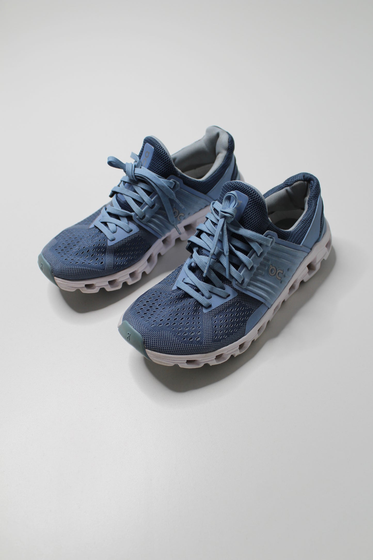 ON Cloud cloudswift running shoe lake / sky blue, size 8