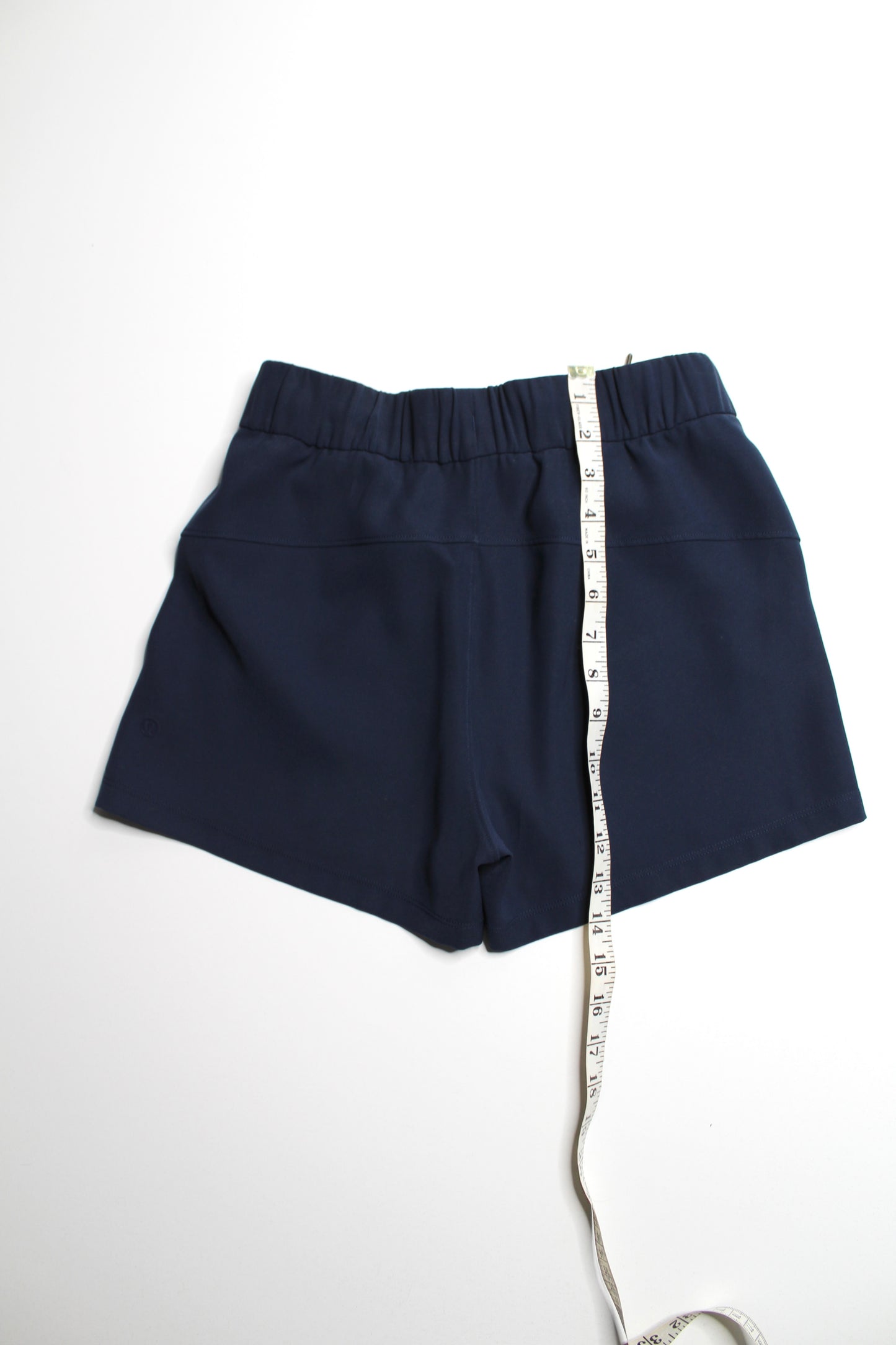 Lululemon true navy ‘on the fly’ shorts, size 4 *woven
