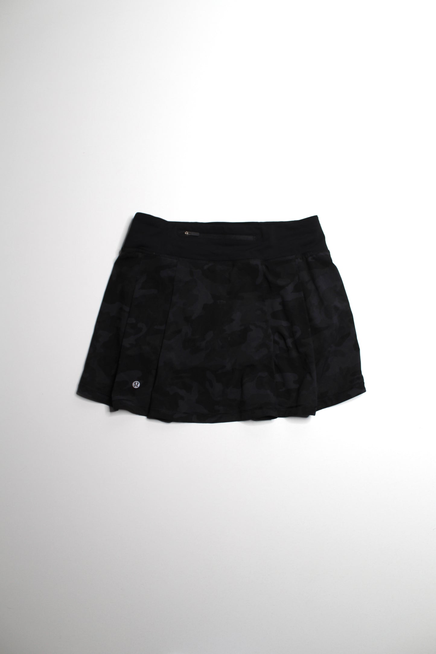 Lululemon 365 camo ‘pace setter’ skirt, size 4