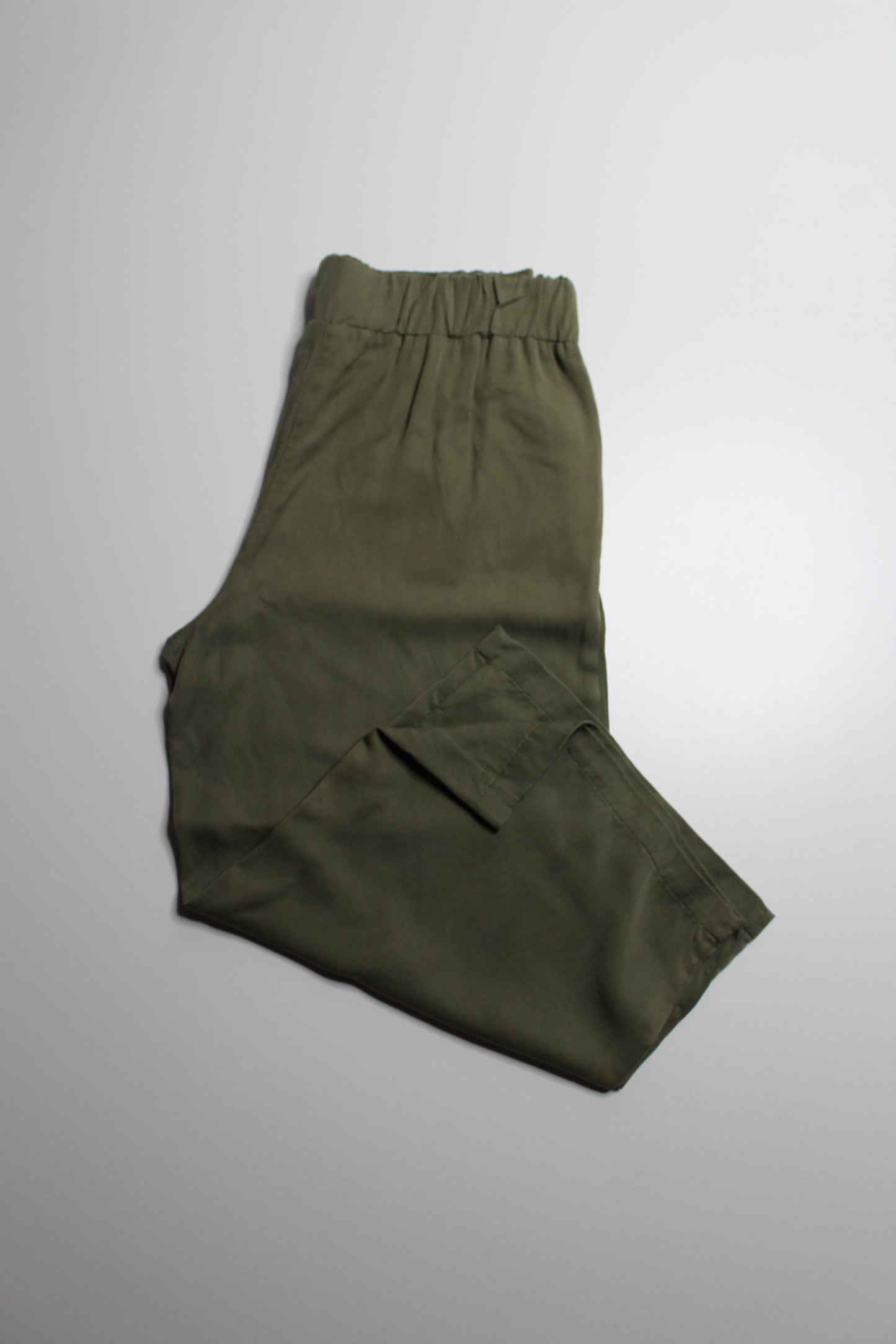 Press sage green tencel wide leg pull on cropped pant, size large