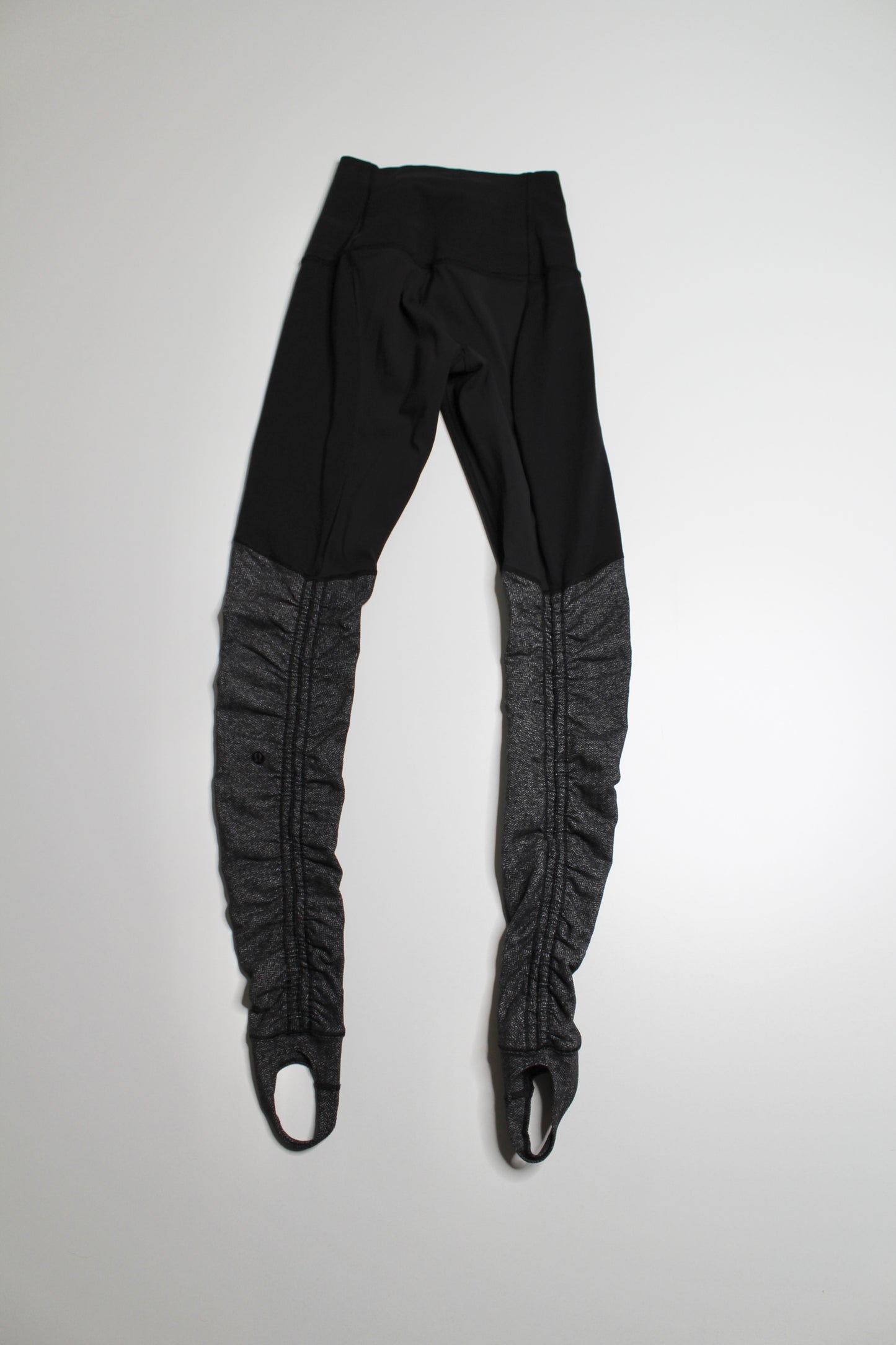 Lululemon grey/black high rise stirrup wunder under leggings, size 4 *special edition (price reduced: was $58)