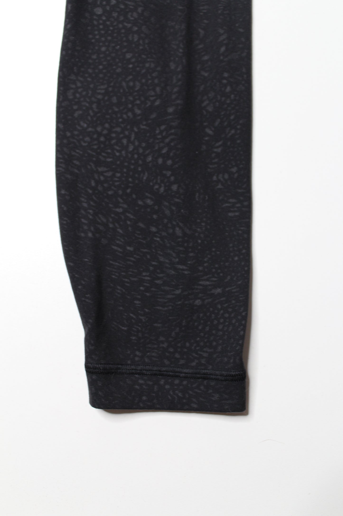 Lululemon black formulate embossed ‘align’ crop legging, size 4 (23”) (price reduced: was $48)