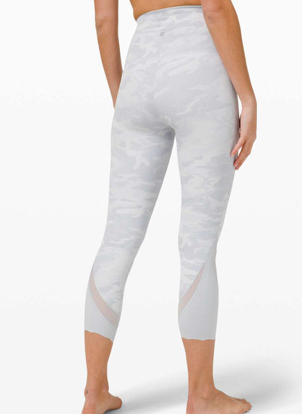 Lululemon incognito camo jacquard alpine white starlight high-rise wunder under crop, size 4 (23") *special edition scallop (price reduced: was $48)