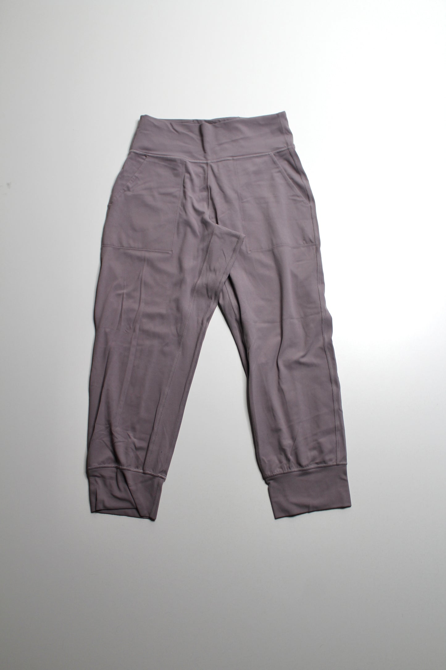 Lululemon ‘align’ crop jogger, size 6 (23”)