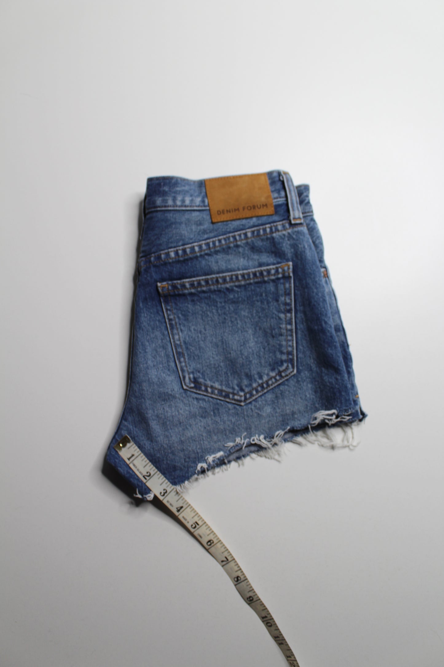 Aritzia Denim Forum ‘Yoko’ shorts, size 25