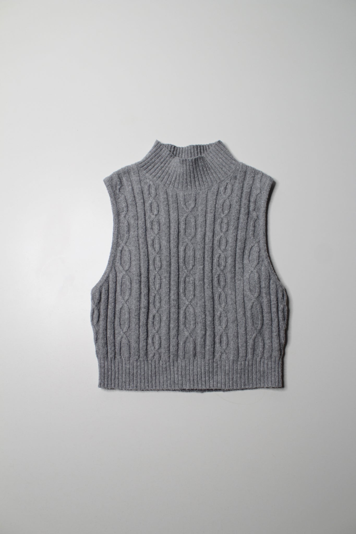 Alo Yoga heathered grey ‘winter bliss’ mock neck tank, no size. Fits like medium