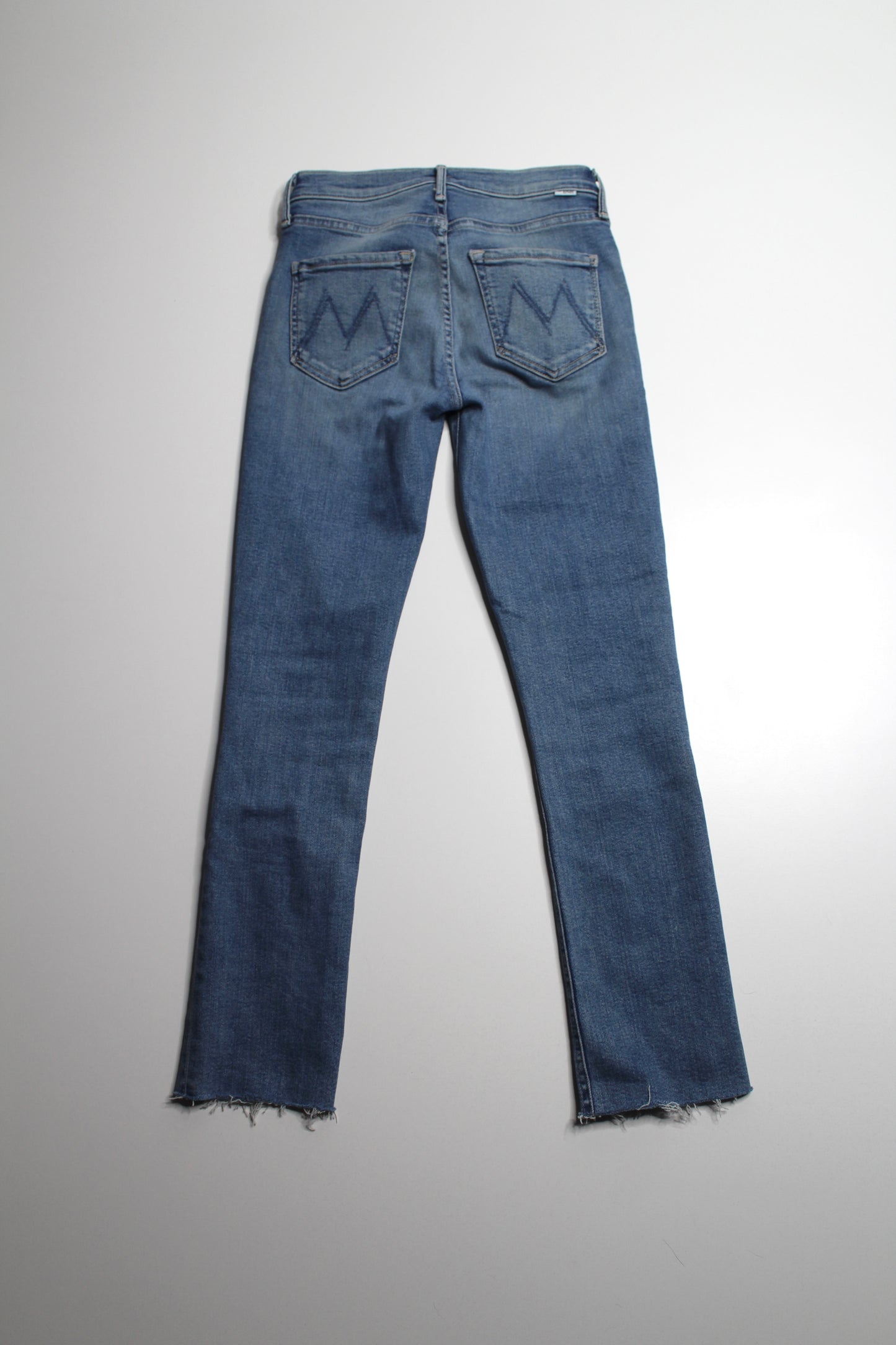 Mother riding the cliffside midrise ‘dazzler ankle fray’ jeans, size 24 (fit like 25)