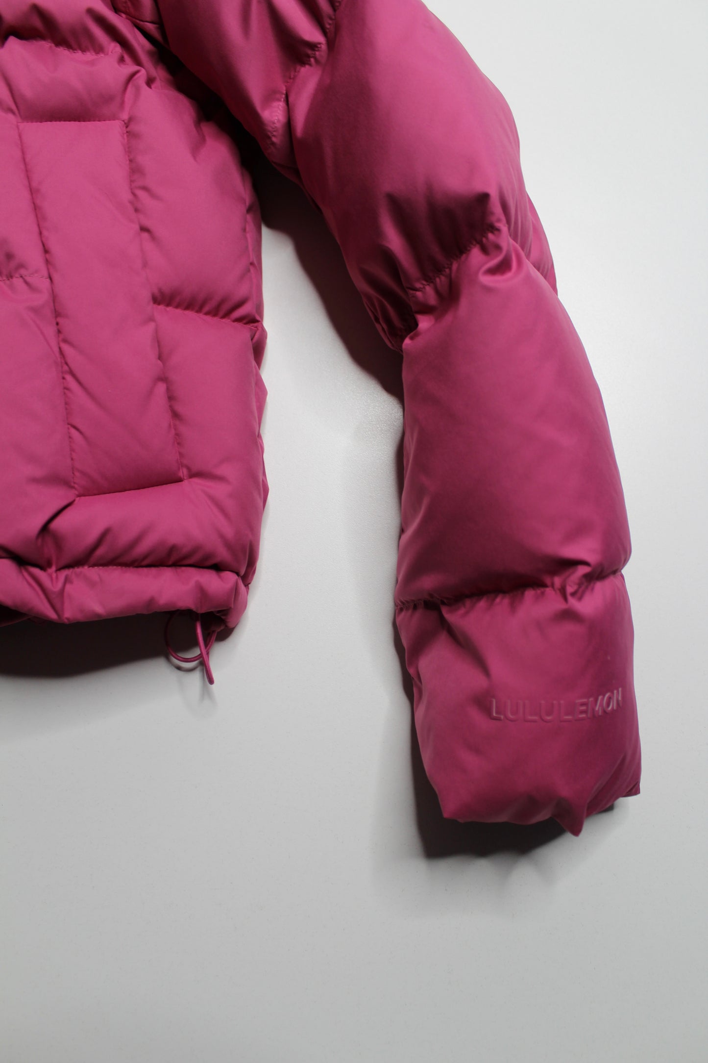 Lululemon pink lychee ‘wunder puff’ cropped jacket, size 2