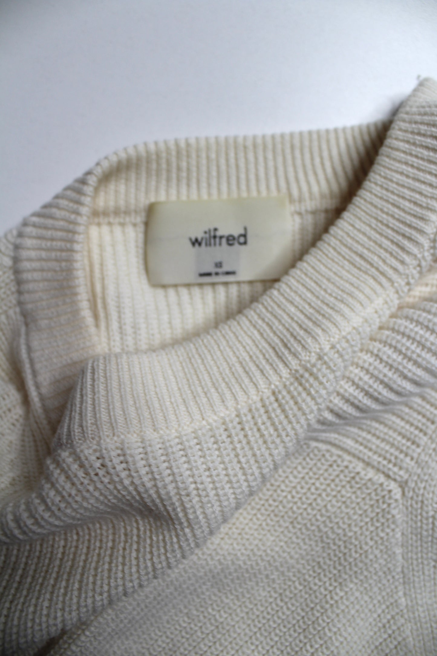 Aritzia Wilfred cream merino/cotton ribbed crewneck knit sweater, size xs (relaxed loose fit)