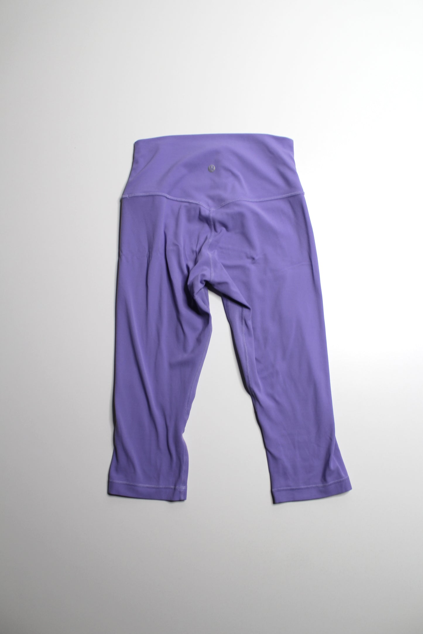 Lululemon lilac ‘align’ crop legging, size 6 (17")