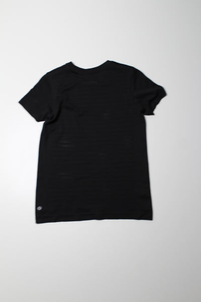 Lululemon black ‘breeze by’ short sleeve shirt, no size. Fits 4/6