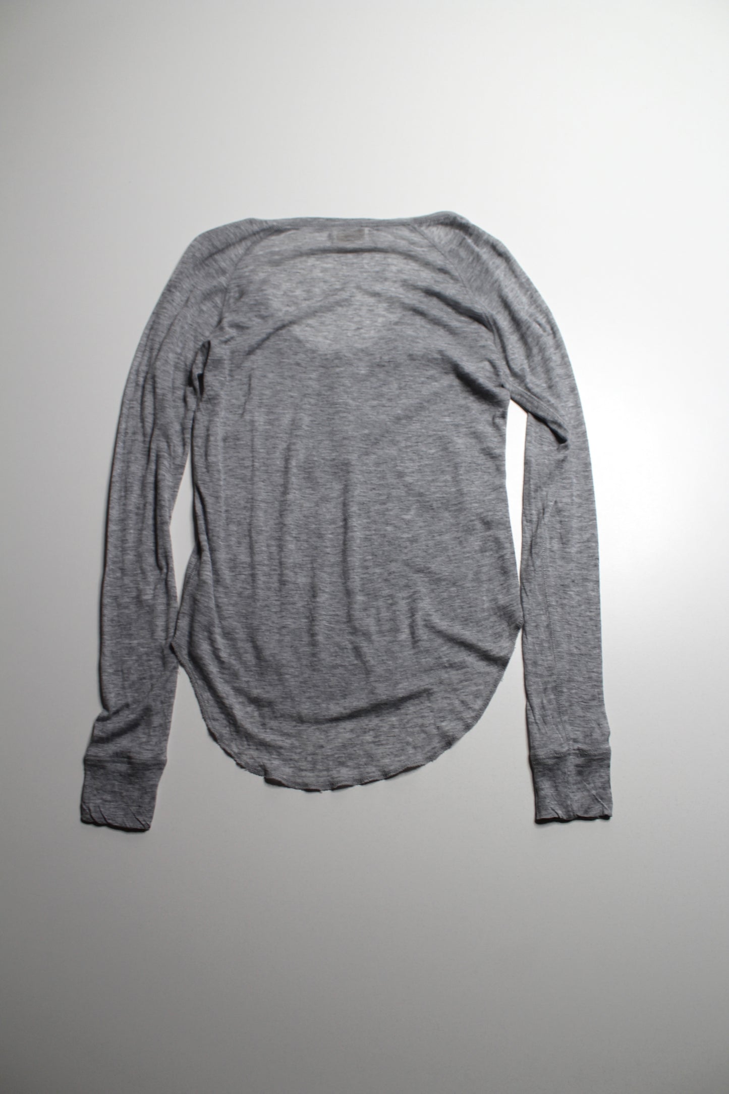 Aritzia TNA light grey  henley long sleeve, size medium
