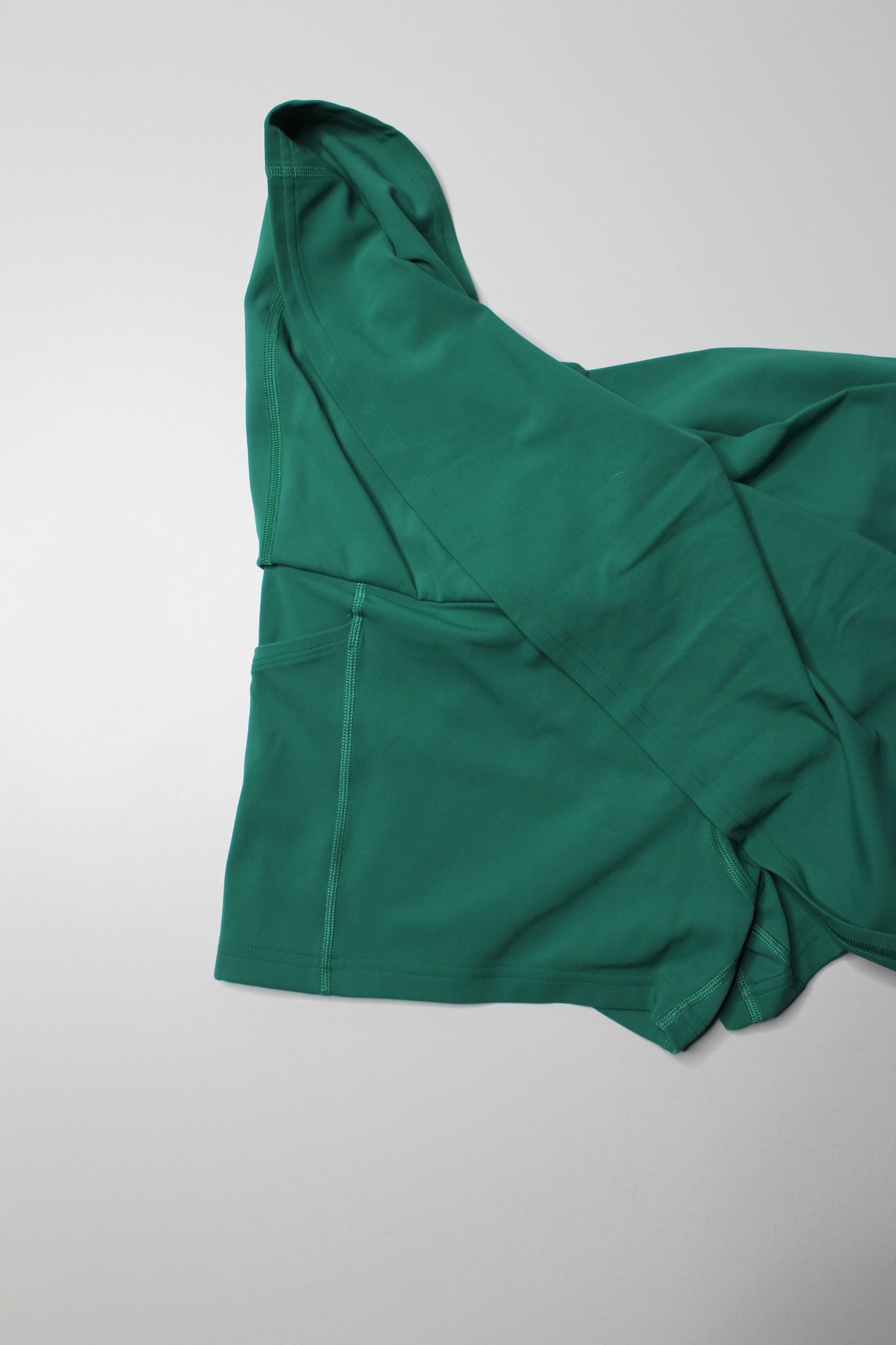 Lululemon cascadia green ‘align’ skirt, size 14