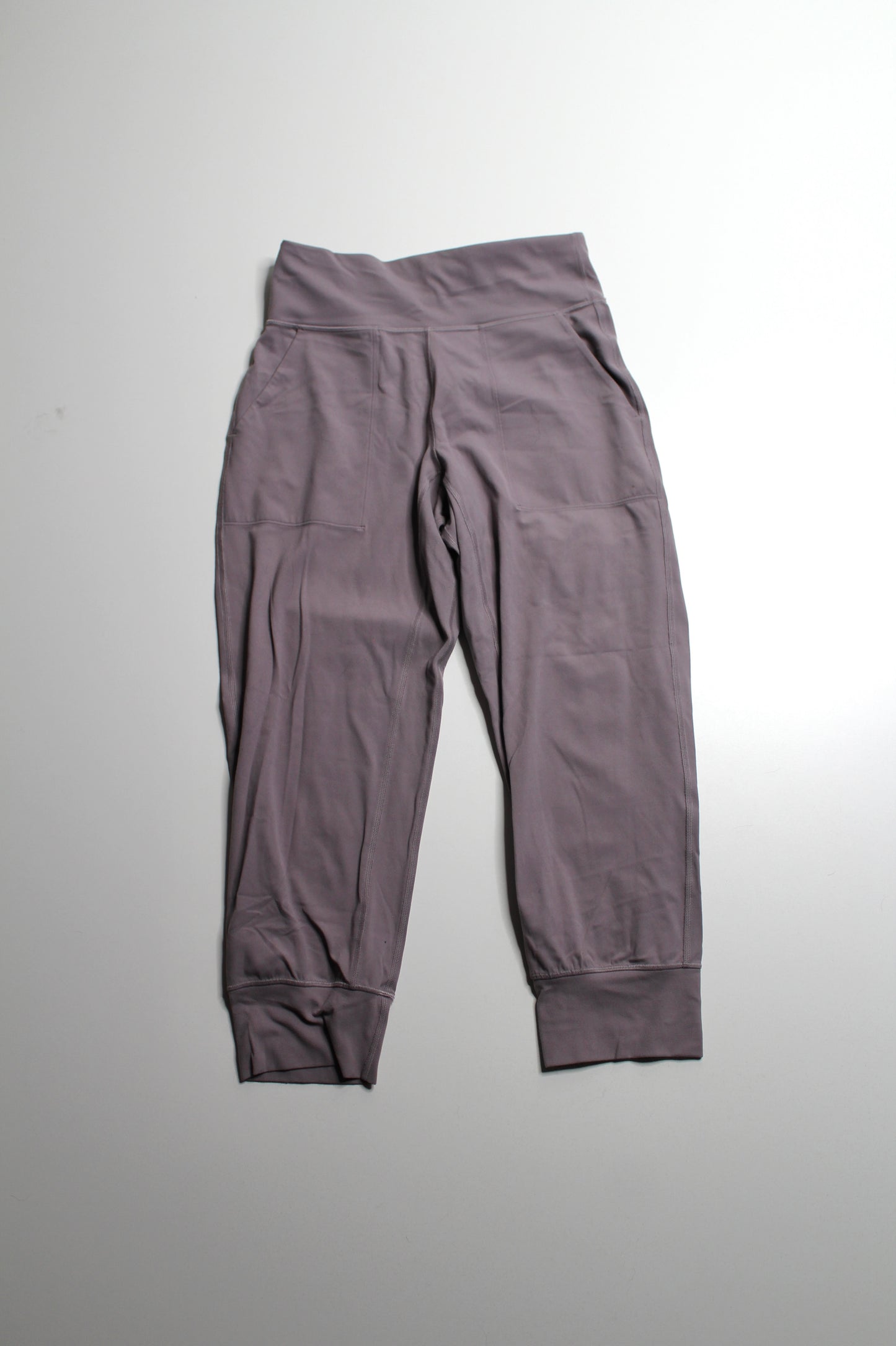 Lululemon ‘align’ crop jogger, size 6 (23”)
