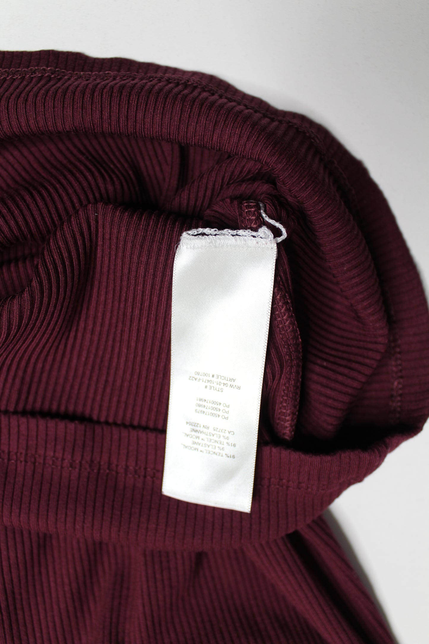 Aritzia wilfred spiced burgundy only ribbed turtleneck long sleeve, size medium