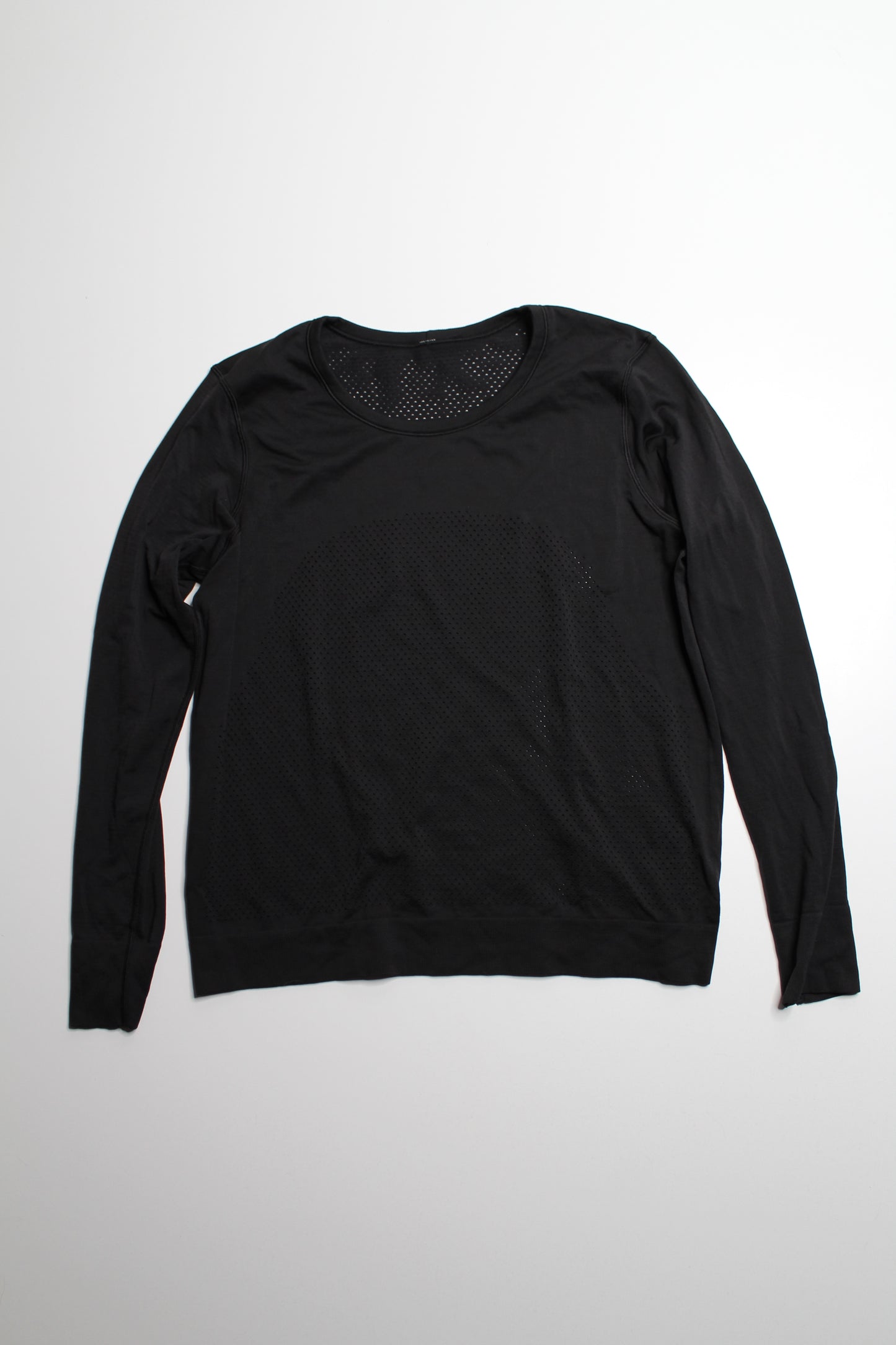 Lululemon black swiftly breeze long sleeve, no size. Fits like 8