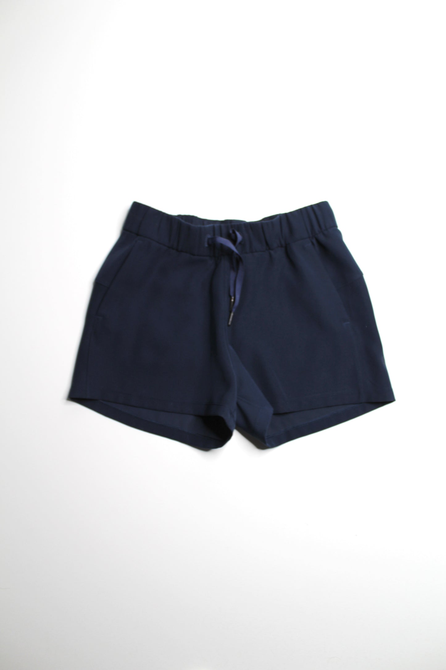 Lululemon true navy ‘on the fly’ shorts, size 4 *woven